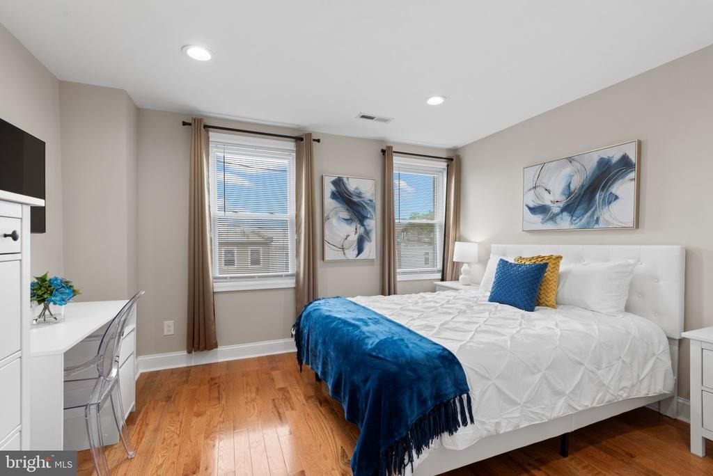 2235 E Chase Street - Photo 33