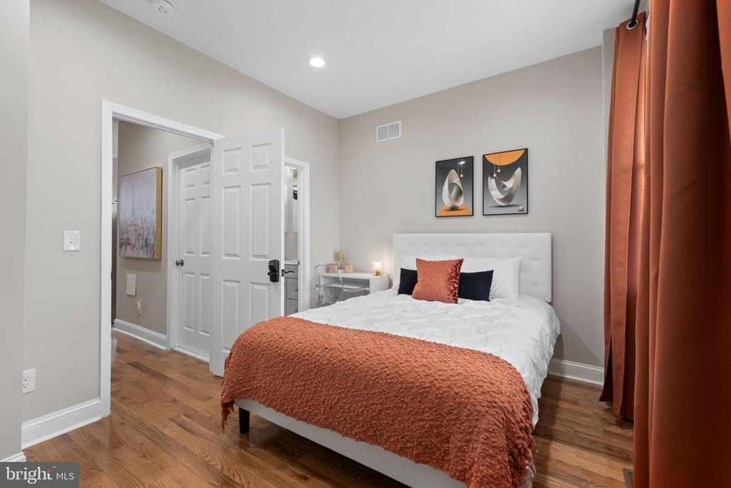 2235 E Chase Street - Photo 21