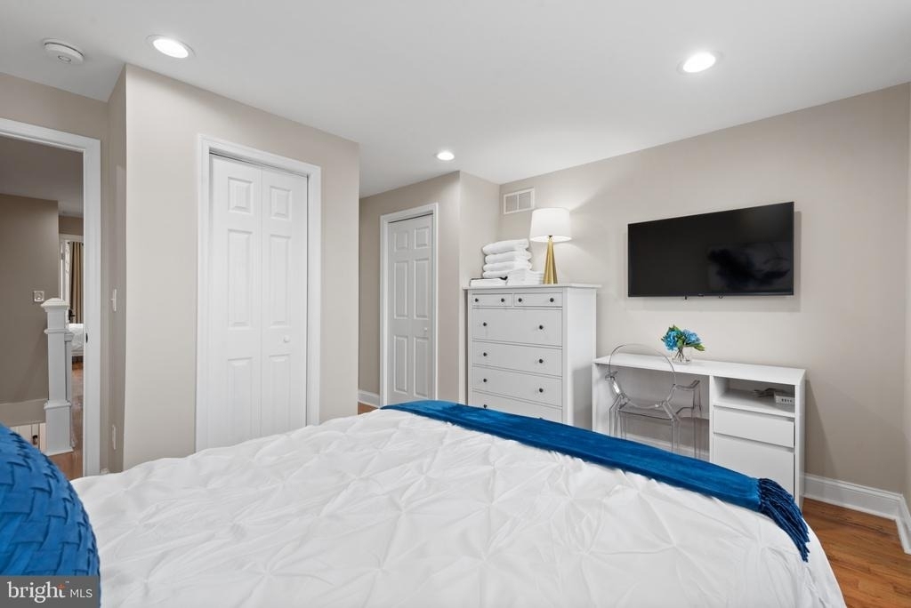 2235 E Chase Street - Photo 37