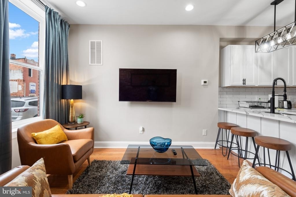 2235 E Chase Street - Photo 4