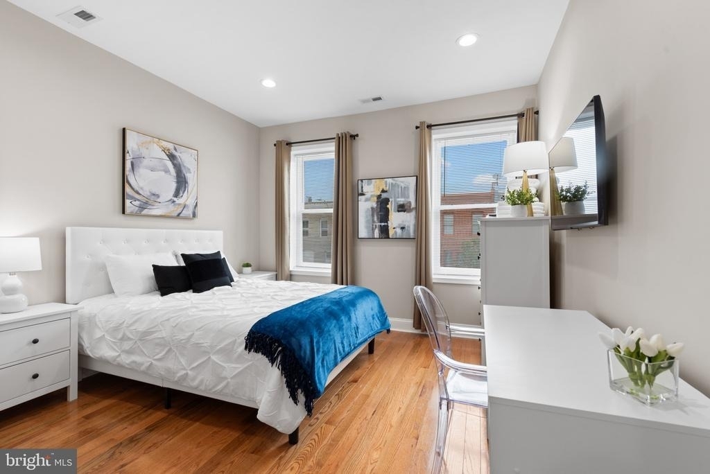 2235 E Chase Street - Photo 25