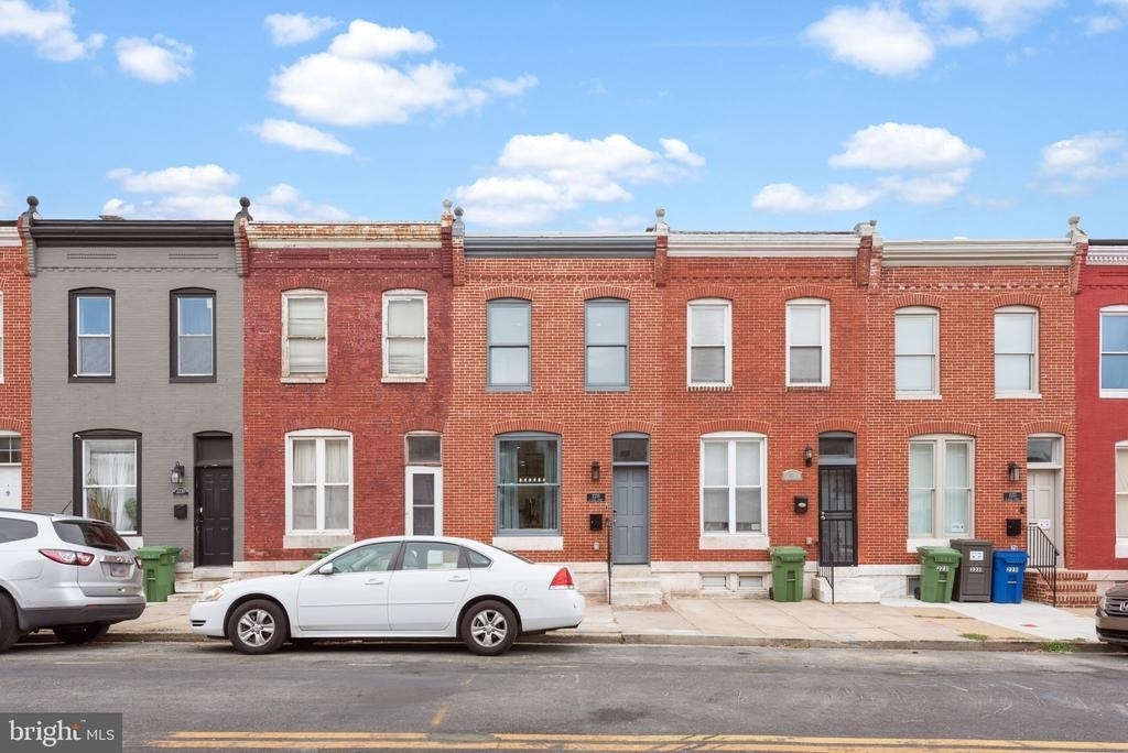 2235 E Chase Street - Photo 43