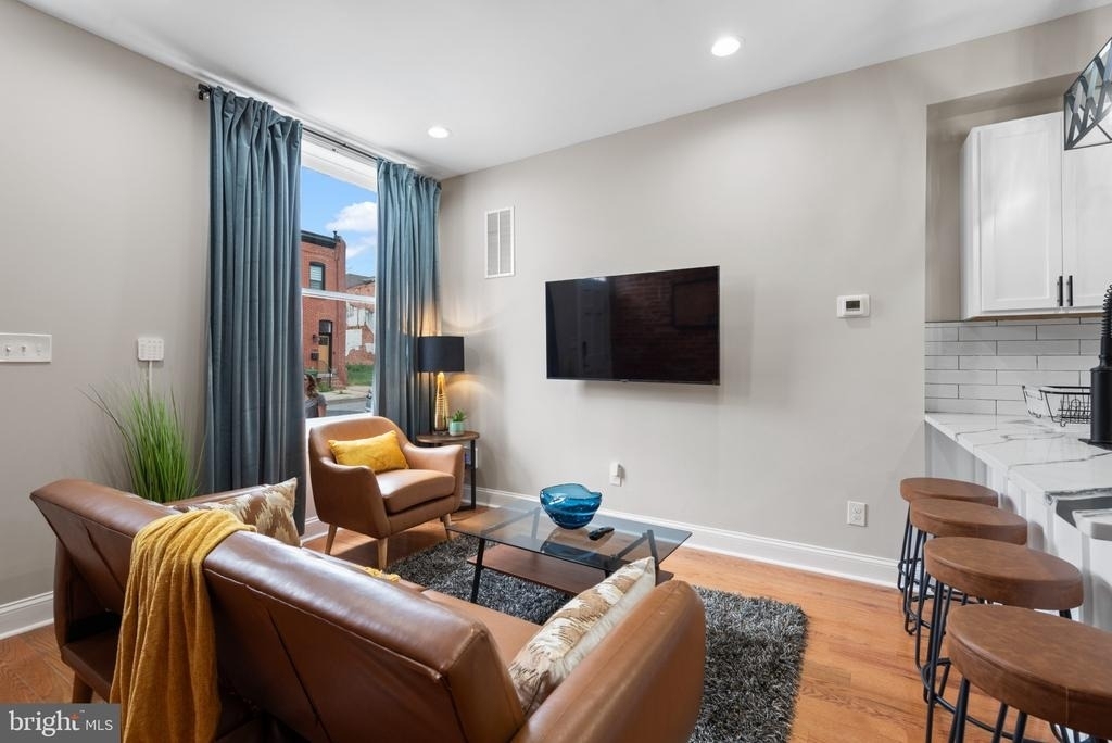 2235 E Chase Street - Photo 6