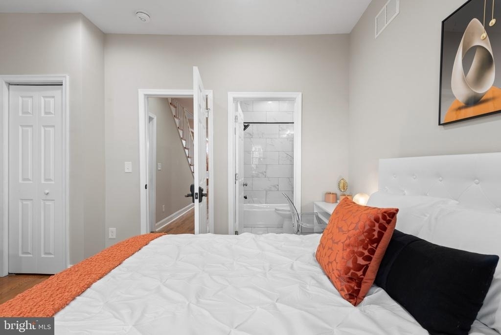 2235 E Chase Street - Photo 22