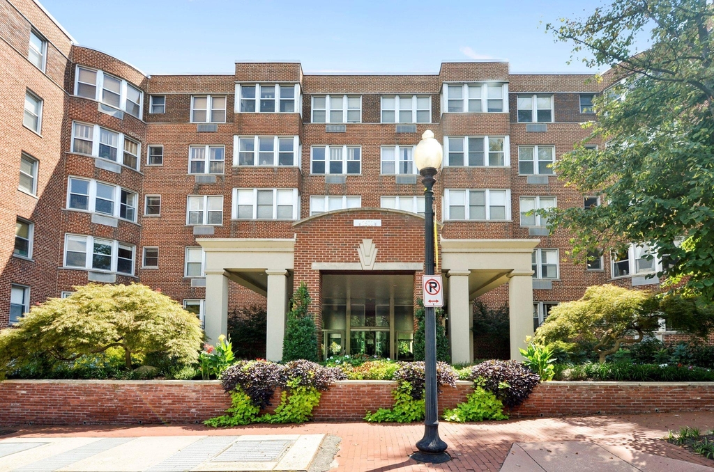 2500 Q Street Nw - Photo 1