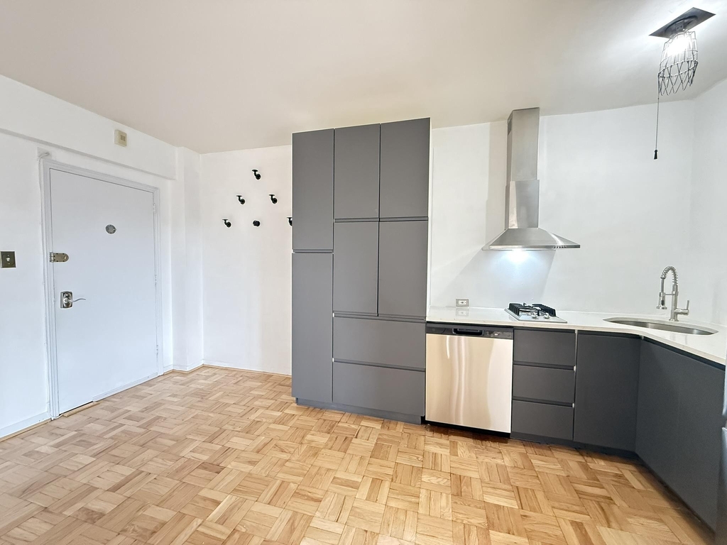 2500 Q Street Nw - Photo 11
