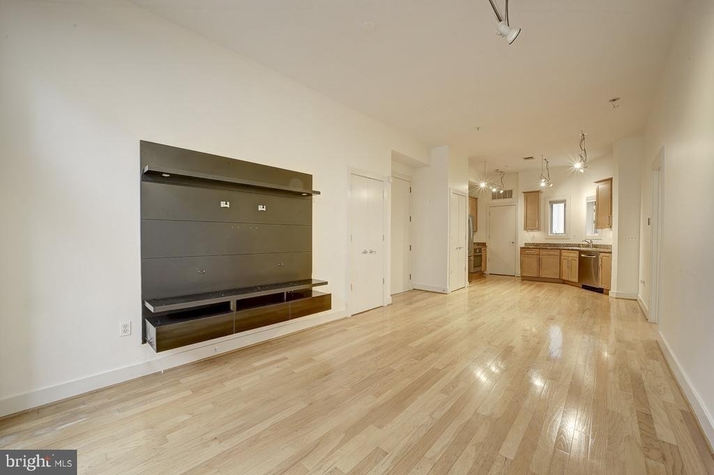 2357 Champlain Street Nw - Photo 2