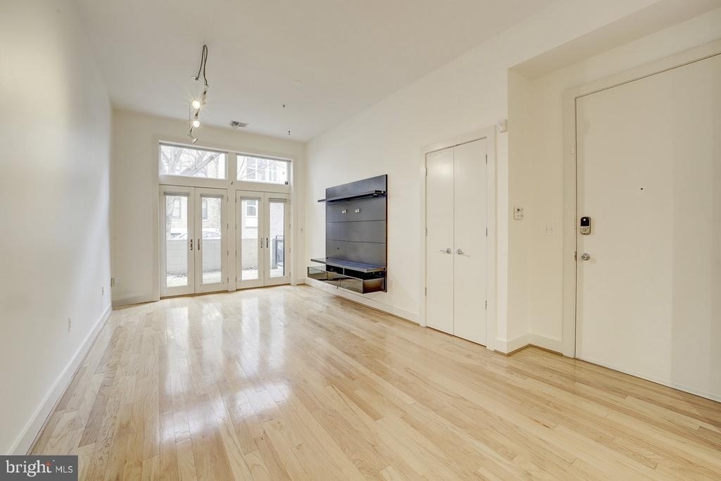 2357 Champlain Street Nw - Photo 3
