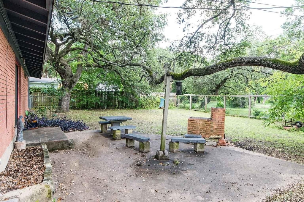 1207 Fieldcrest Dr - Photo 11