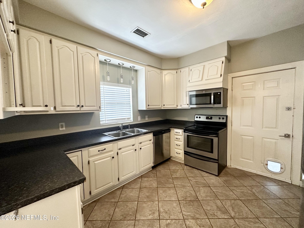 3867 Herschel Street - Photo 2