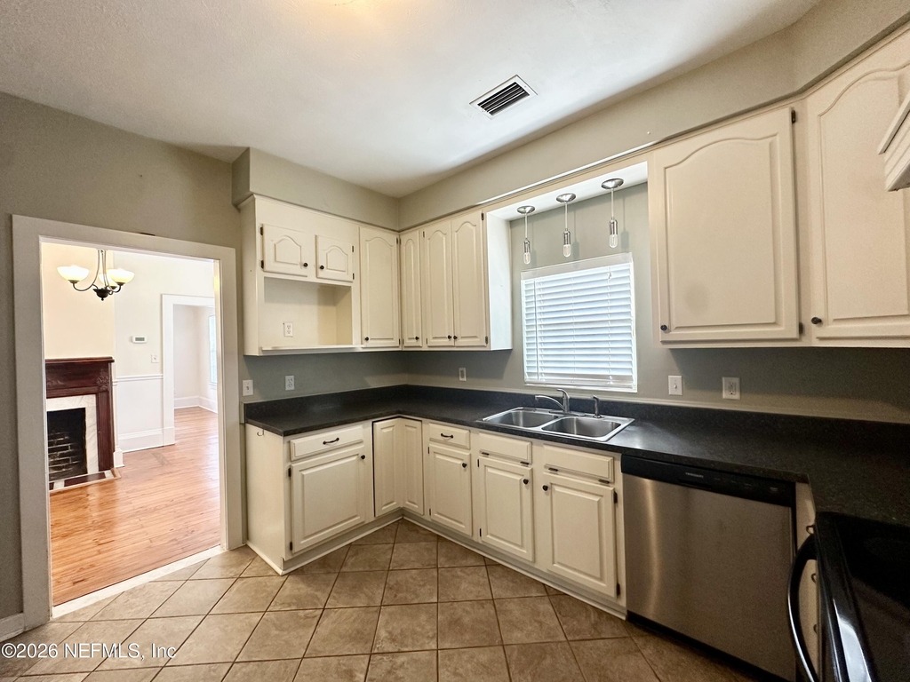 3867 Herschel Street - Photo 3