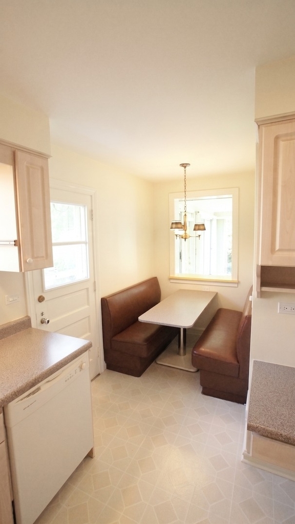 460 Highcrest Drive - Photo 11