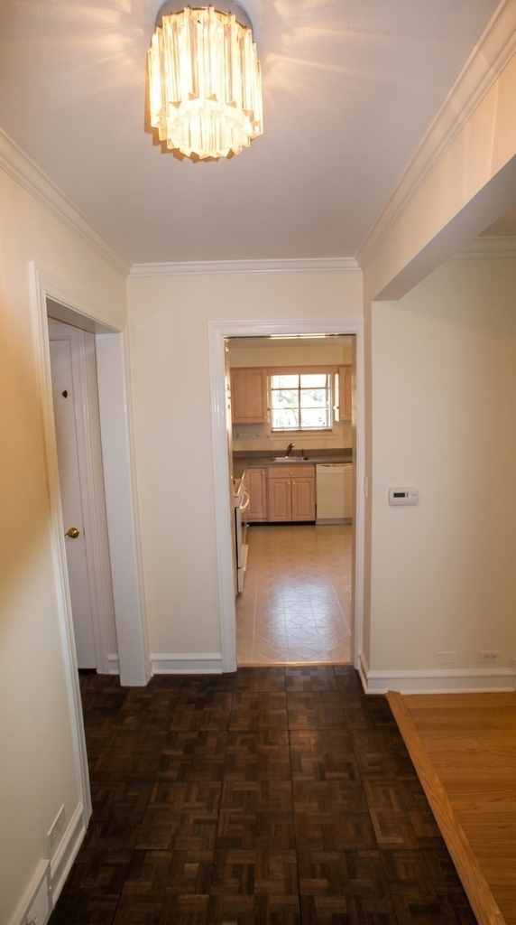 460 Highcrest Drive - Photo 7