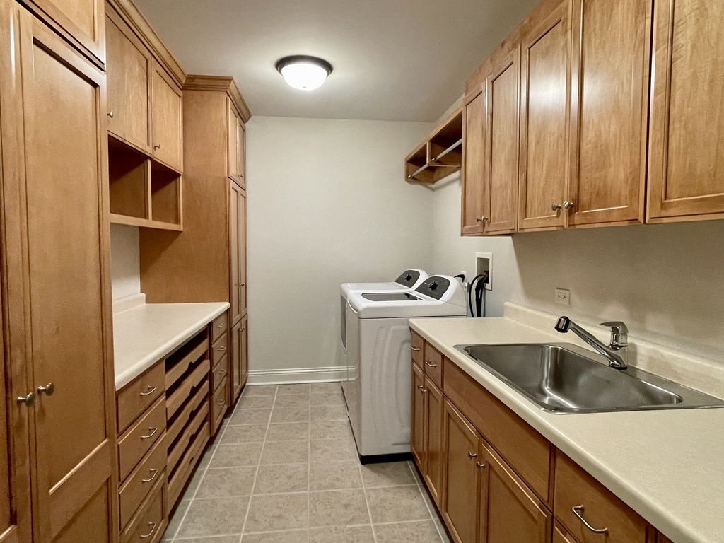 520 S Washington Street - Photo 24