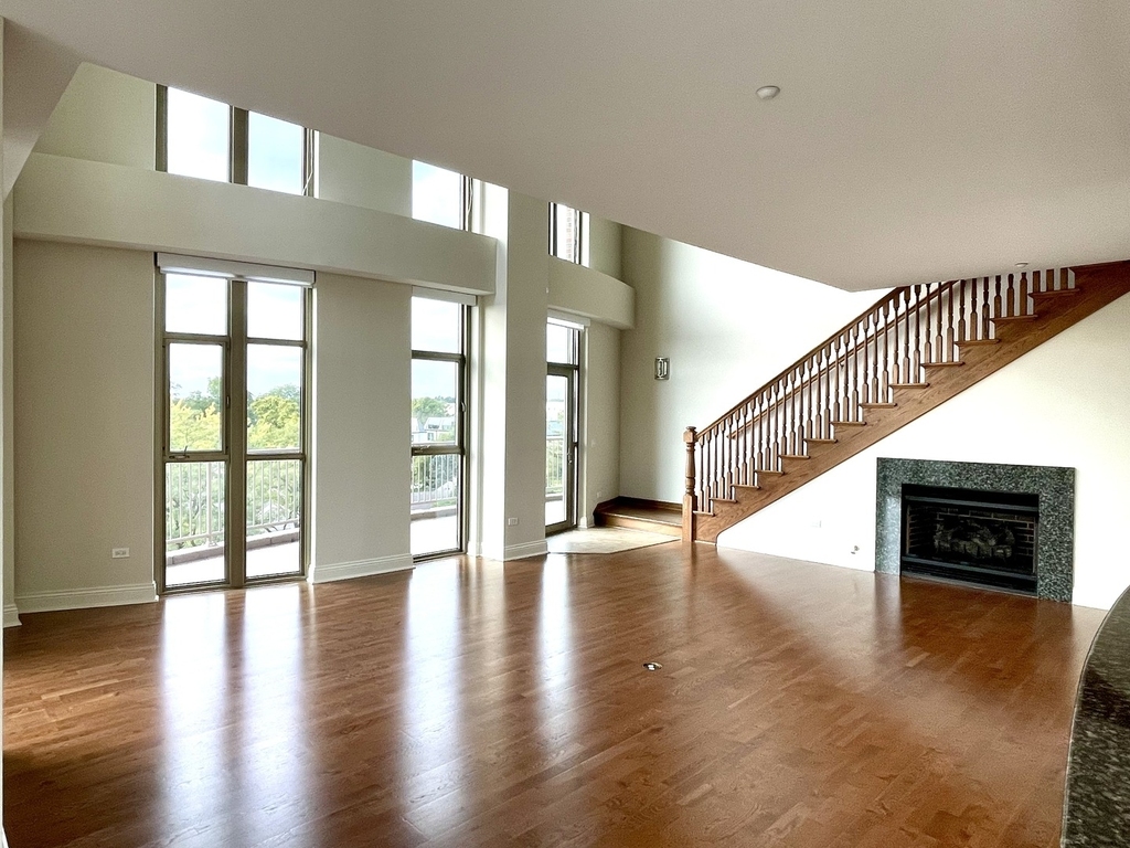 520 S Washington Street - Photo 2