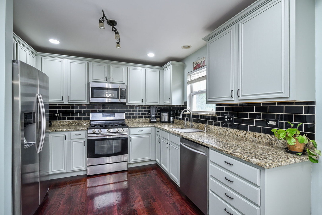 3169 Saganashkee Lane - Photo 5