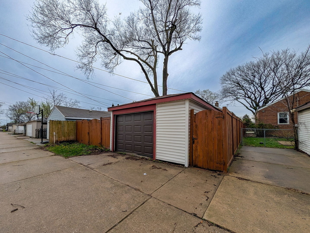 631 Balmoral Avenue - Photo 9