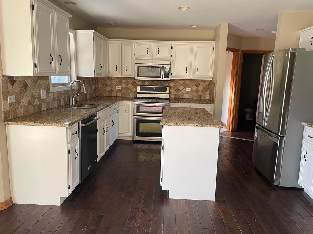 13356 Vicarage Drive - Photo 3