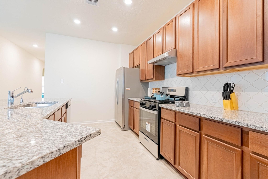 2114 Damasi Ln - Photo 14