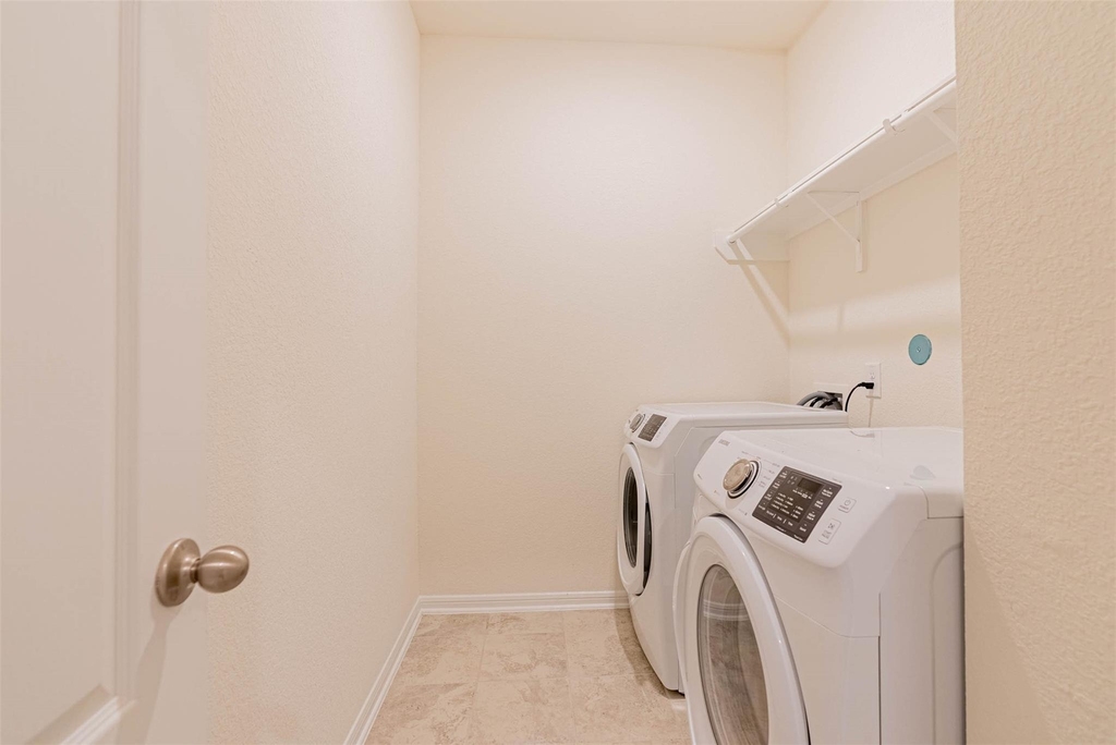2114 Damasi Ln - Photo 31