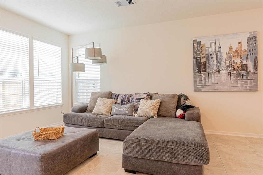 2114 Damasi Ln - Photo 7