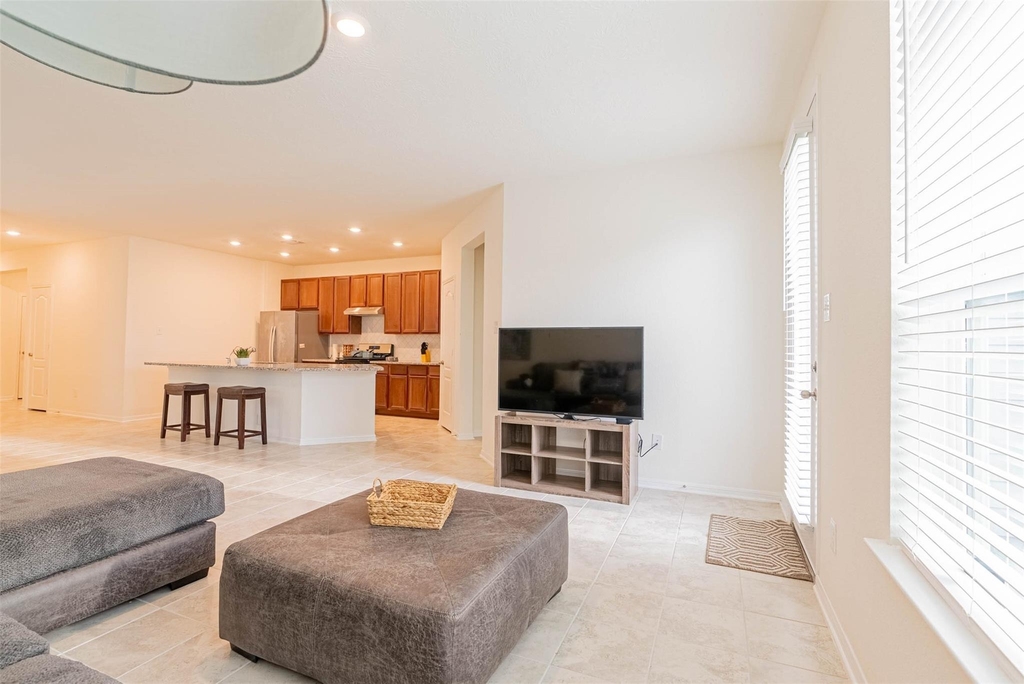 2114 Damasi Ln - Photo 8