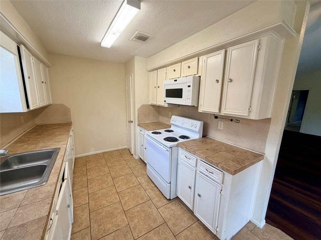 15811 Nutcracker Court - Photo 3