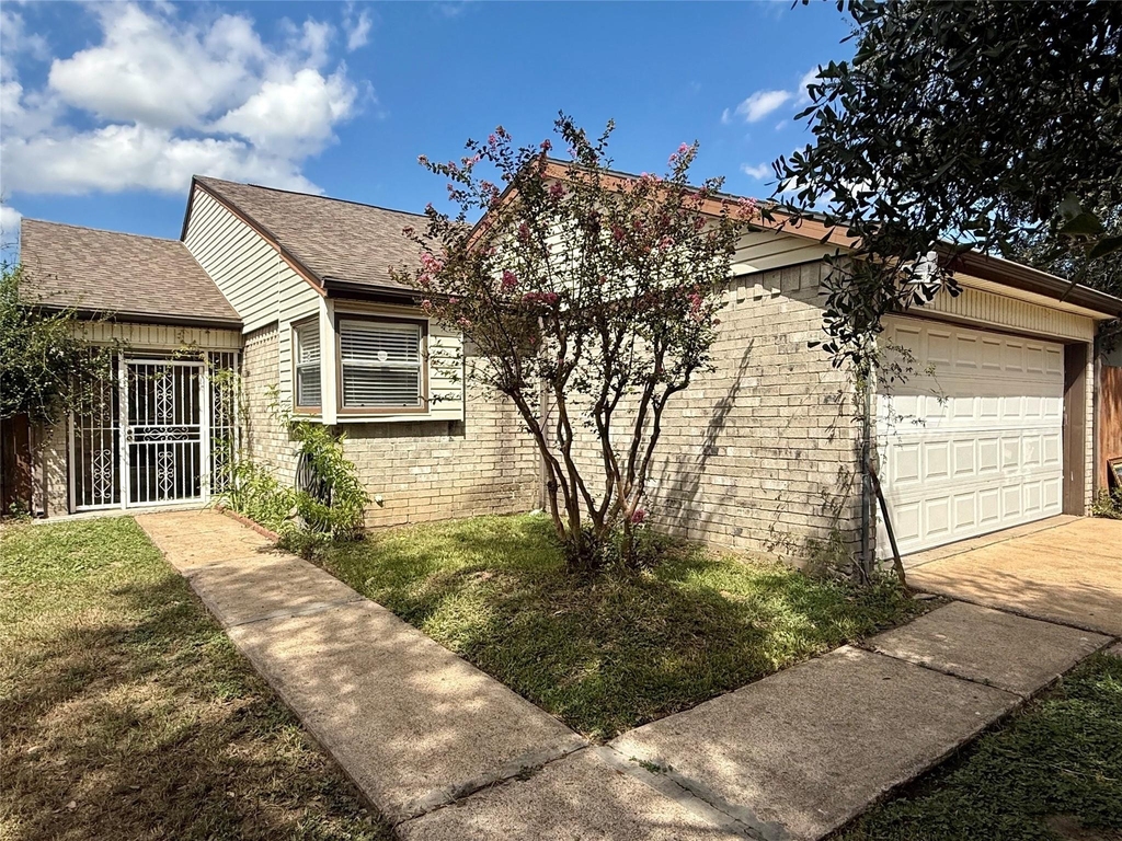 13222 Pebblewalk Circle N - Photo 1