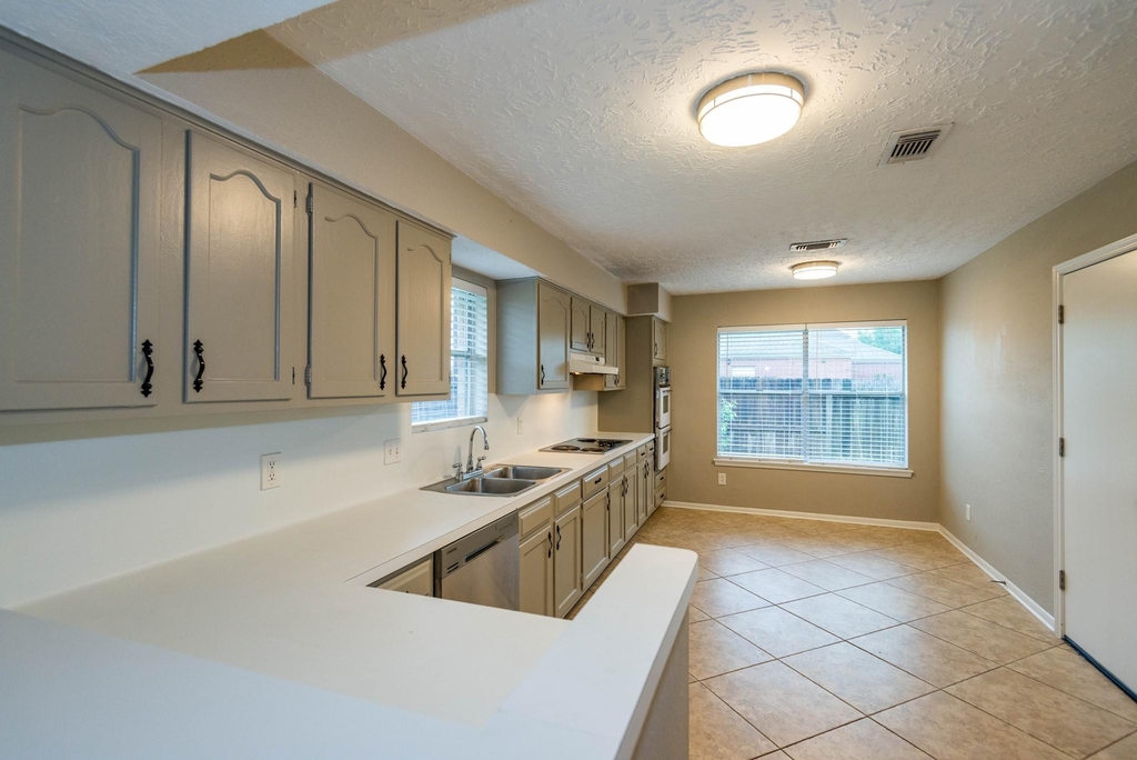 20515 Broadsky Drive - Photo 8