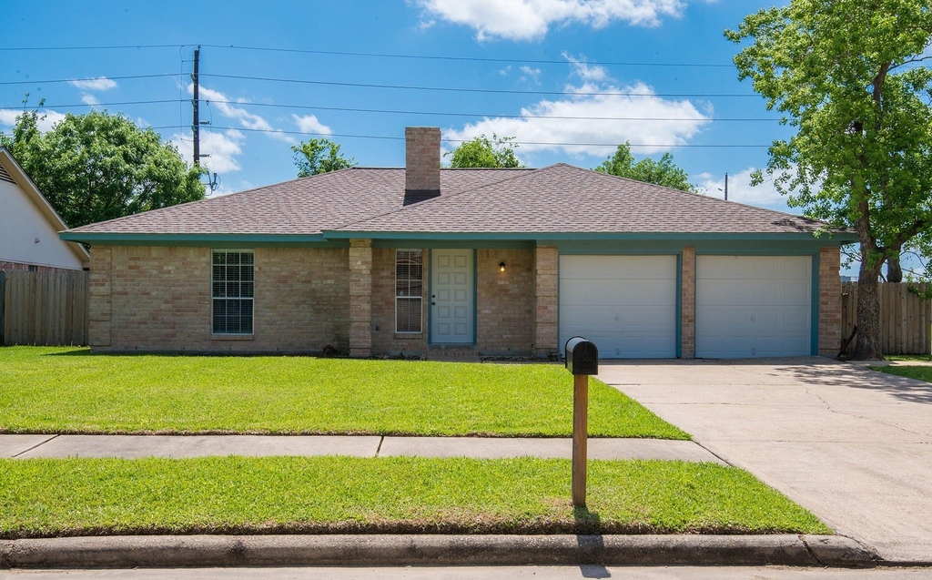 20515 Broadsky Drive - Photo 2