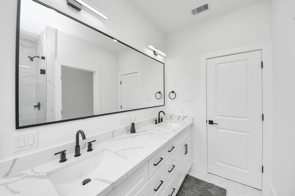 2424 Harrington Street - Photo 10