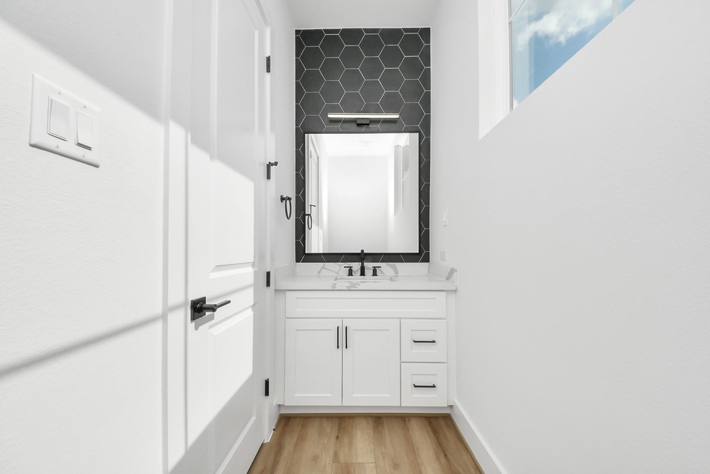 2424 Harrington Street - Photo 14