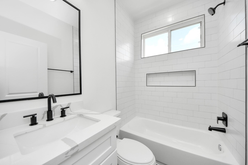 2424 Harrington Street - Photo 13