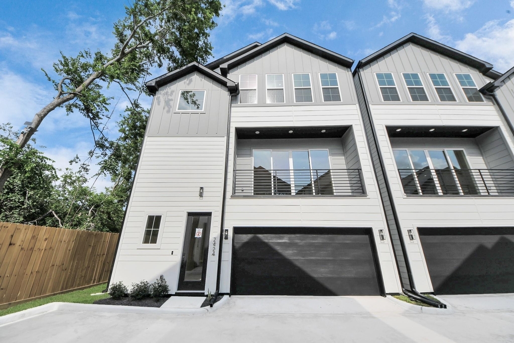 2424 Harrington Street - Photo 0