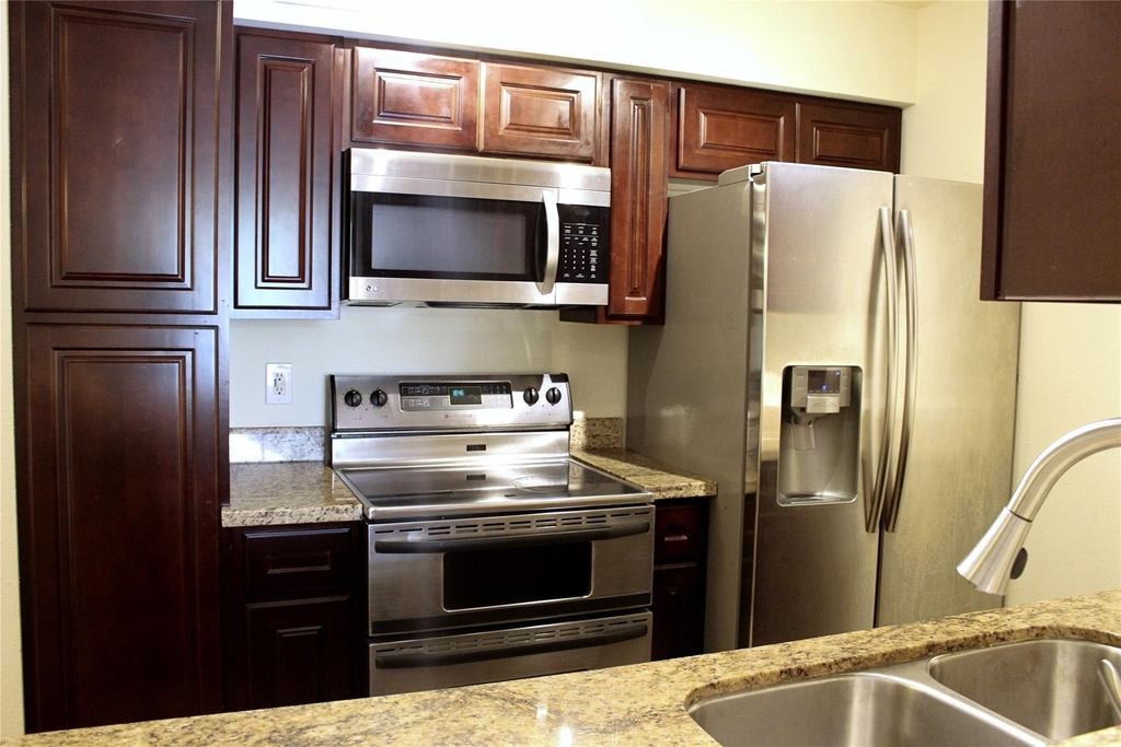4635 Wild Indigo Street - Photo 3