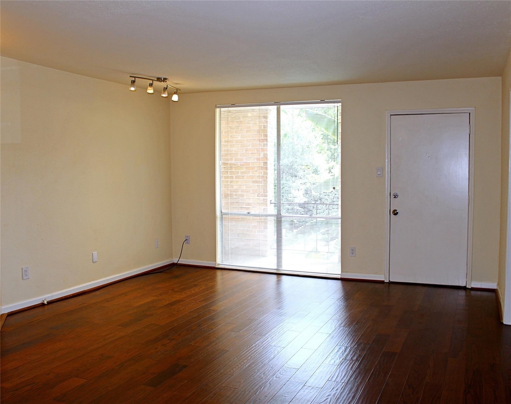 4635 Wild Indigo Street - Photo 5