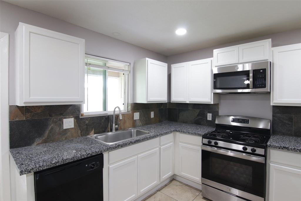 7941 Longridge Drive - Photo 5