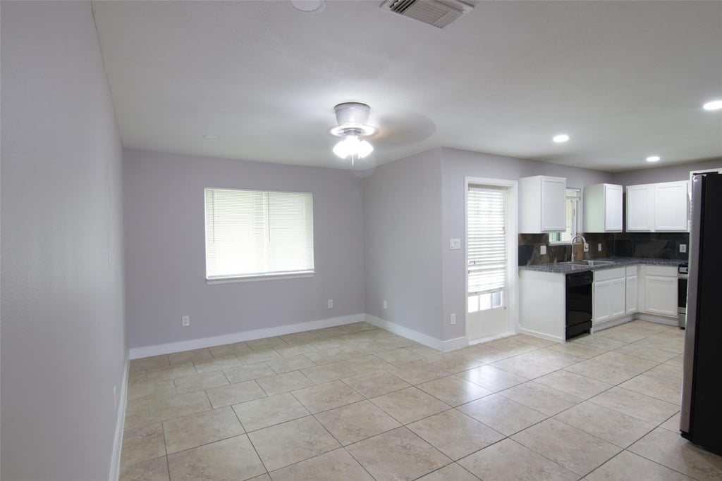 7941 Longridge Drive - Photo 3