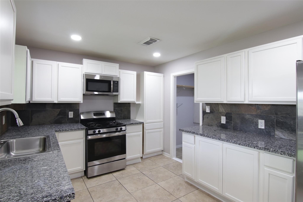 7941 Longridge Drive - Photo 6