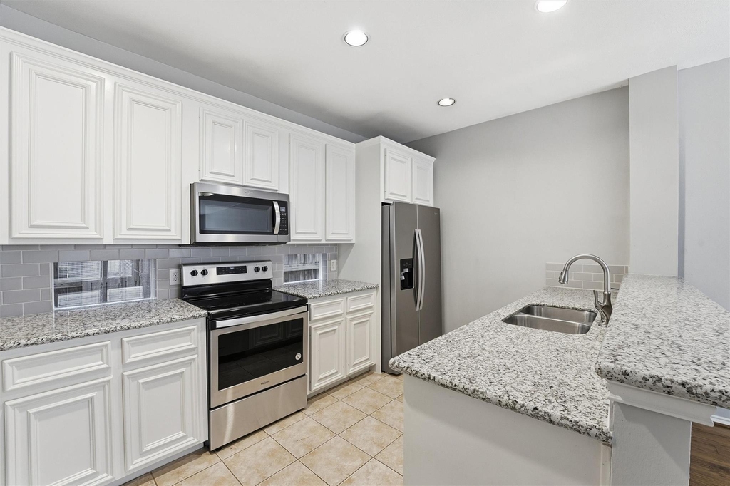 1507 Sutton Street - Photo 6