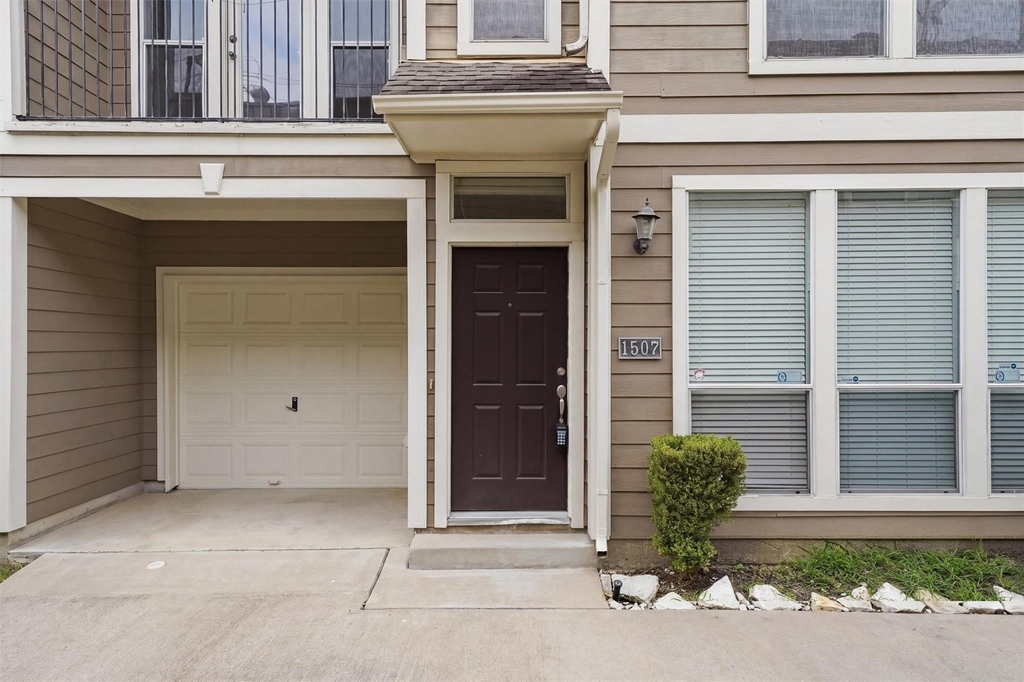 1507 Sutton Street - Photo 1