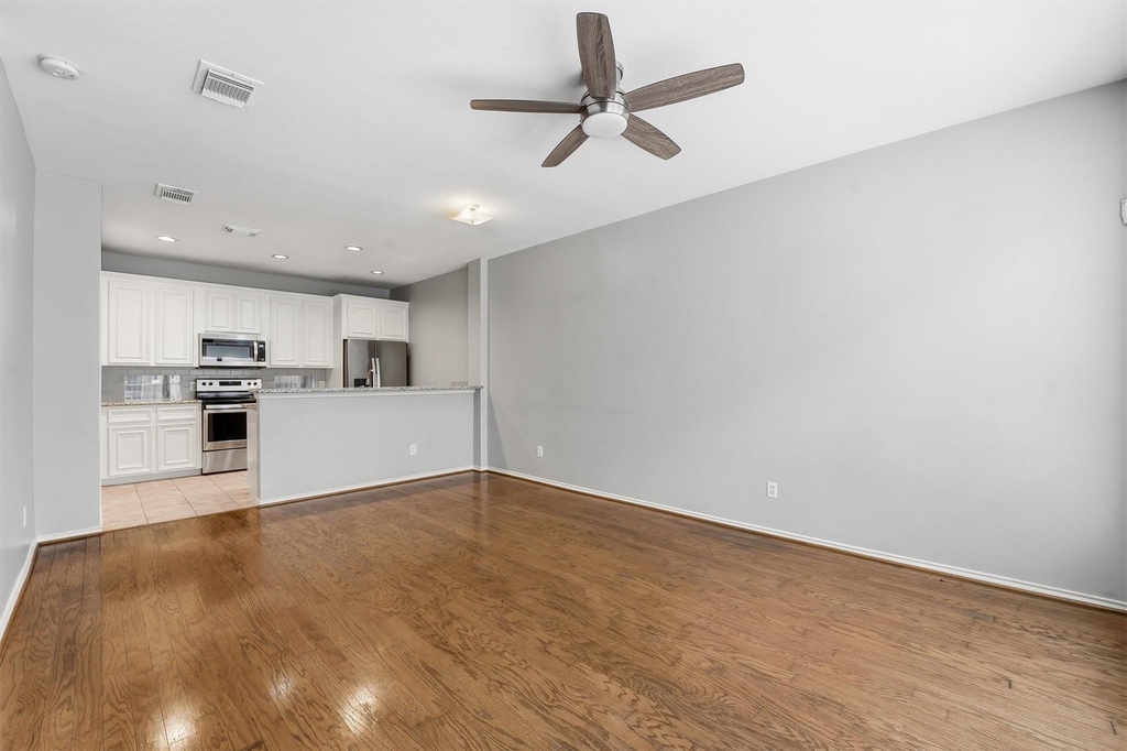1507 Sutton Street - Photo 3