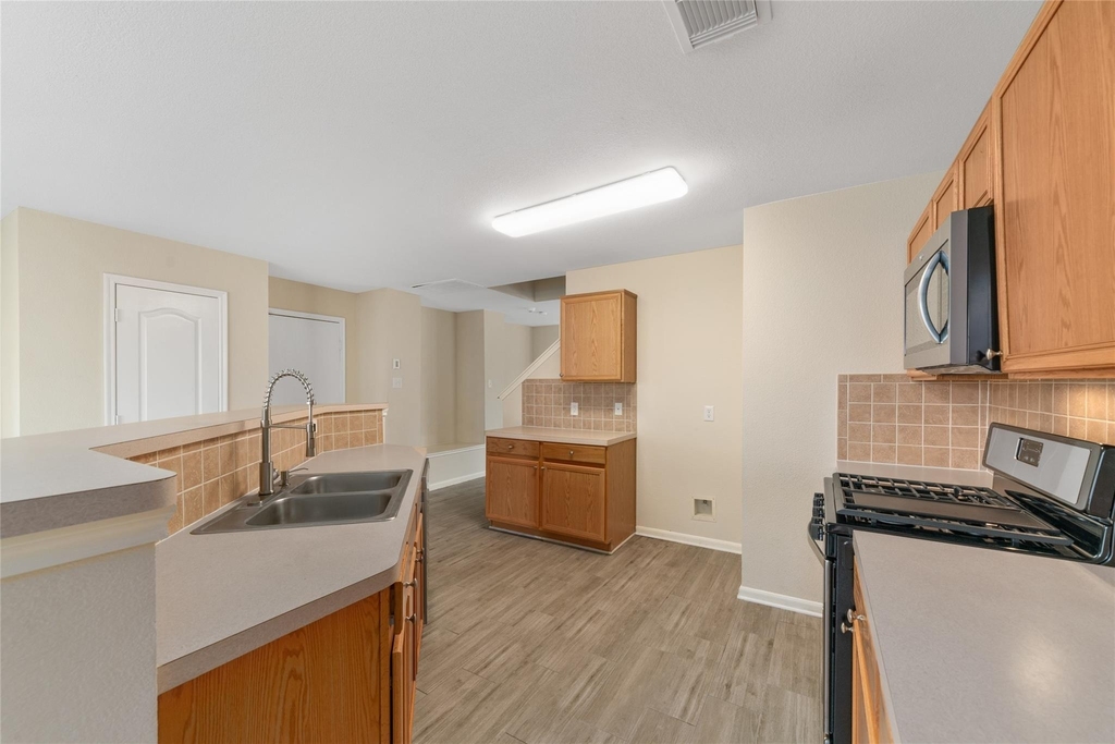 311 Remington Creek Drive - Photo 12