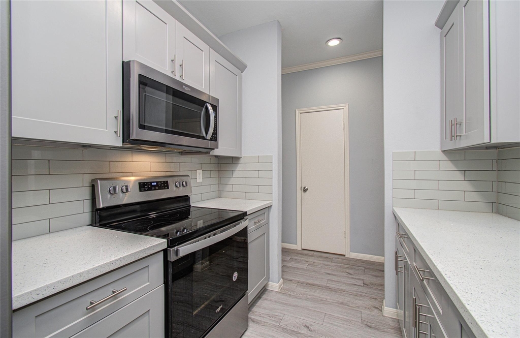 3088 Holly Hall Street - Photo 8