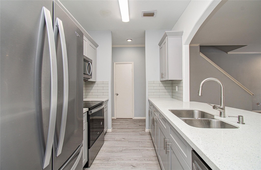 3088 Holly Hall Street - Photo 7