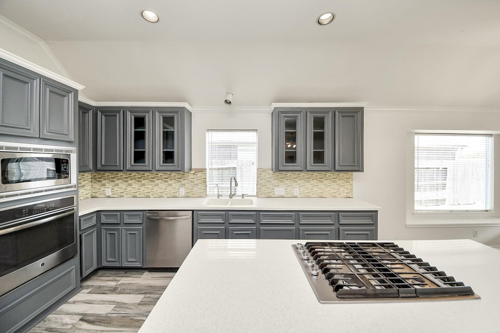 5527 Moss Meadow Court - Photo 5