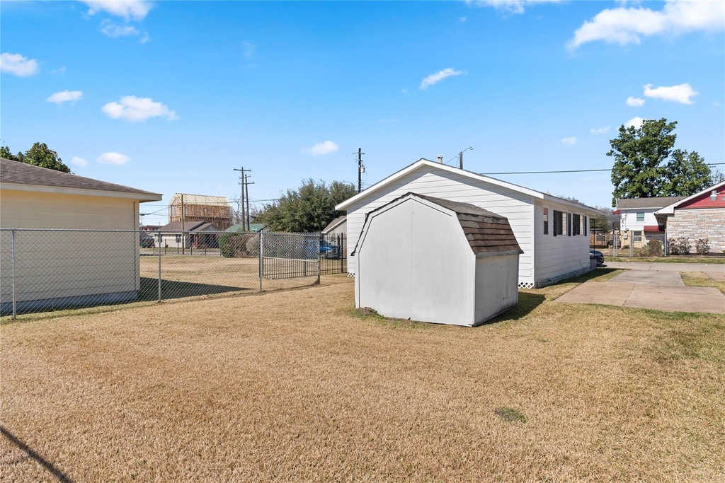 4906 Farmer Street - Photo 7