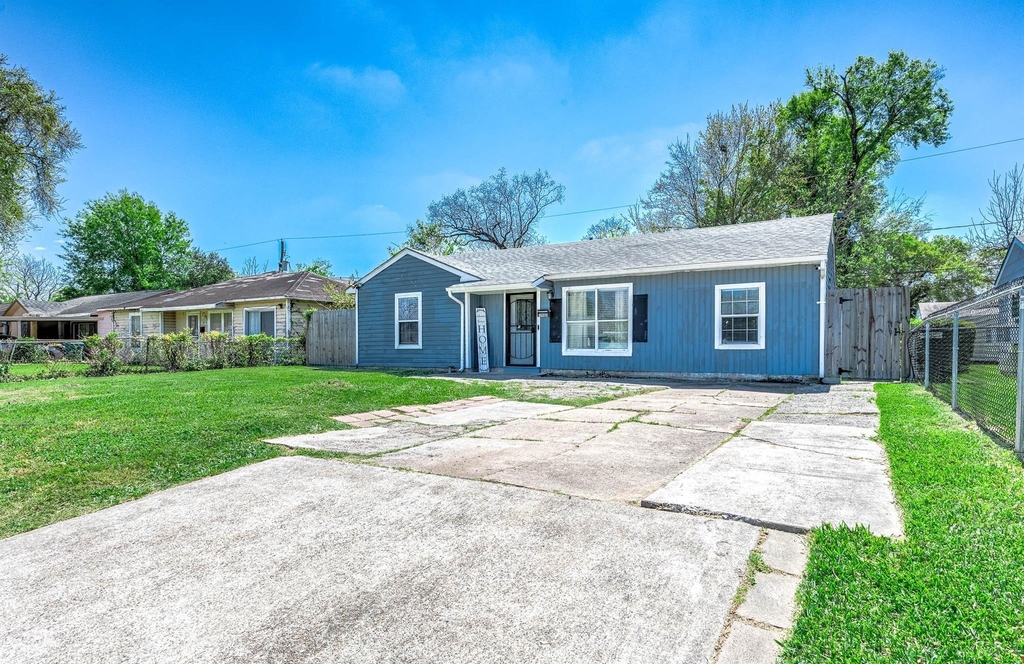 3910 Luca St Street - Photo 2