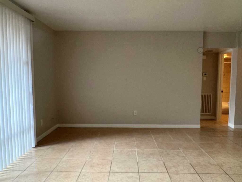 2824 Briarhurst Drive - Photo 3