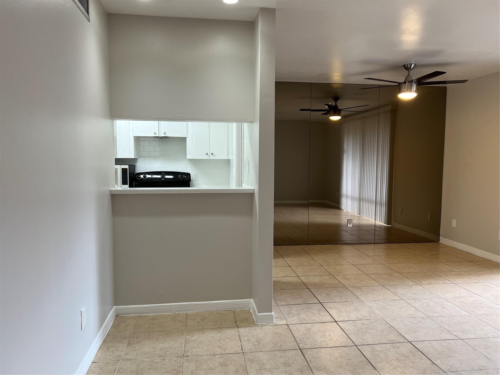 2824 Briarhurst Drive - Photo 2